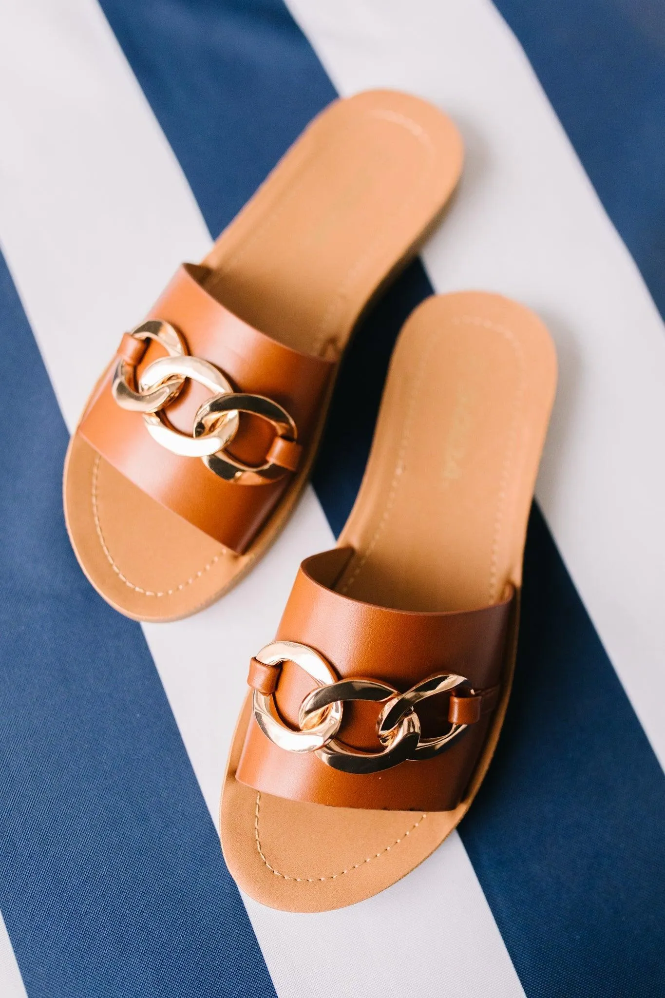 Hazel Blues® | Wander Often Slides in Brown
