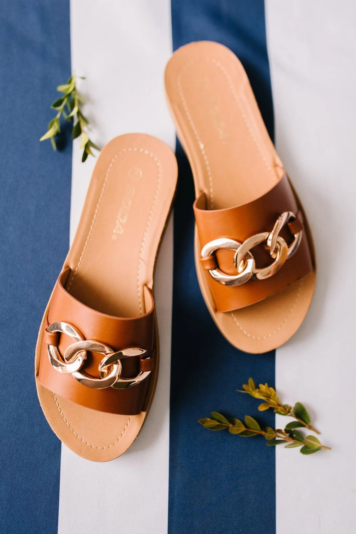 Hazel Blues® | Wander Often Slides in Brown